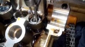 ЗМЗ409. Замена маслосъемных колпачков без снятия ГБЦ. "ЗМЗетный БДСМ")