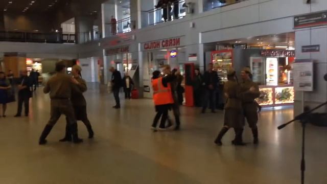 Флешмоб Ирбитского театра в Тюмени смотреть онлайн