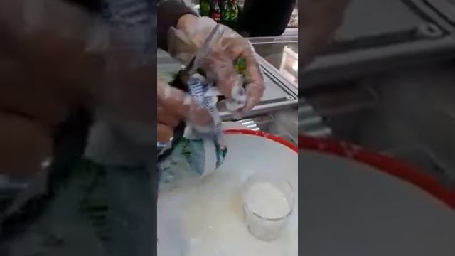 В КЕФИРЕ МЫШЬ!!! КАРЕНОВСК. КРАСНОДАРСКИЙ КРАЙ. смотреть онлайн