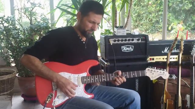 KOCH STUDIOTONE - WARMOTH STRAT - KINMAN pickups смотреть онлайн