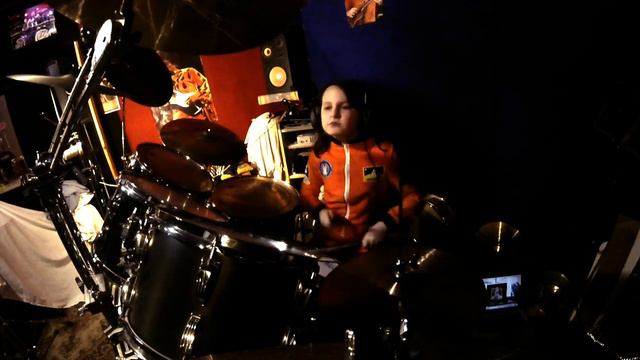 RAMMSTEIN AMERIKA DRUM COVER PAR LOGAN смотреть онлайн