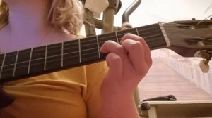 зима в сердце Мишель на гитаре