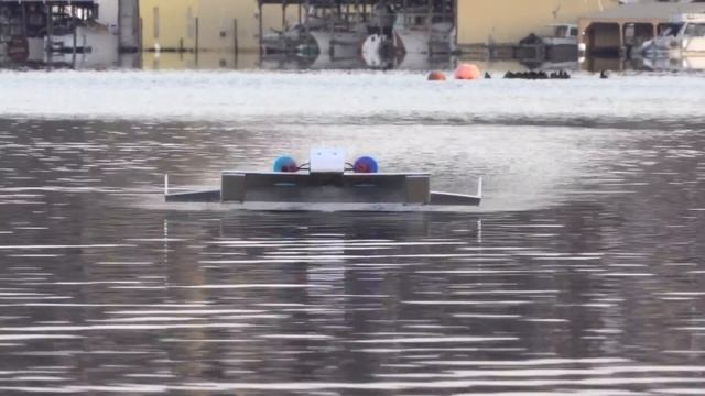 R/C Hovercraft VS. E-Surfboard смотреть онлайн