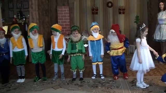 Новогодний утренник в ДС "Аистенок" гр."Золотая Рыбка" 2017 смотреть онлайн