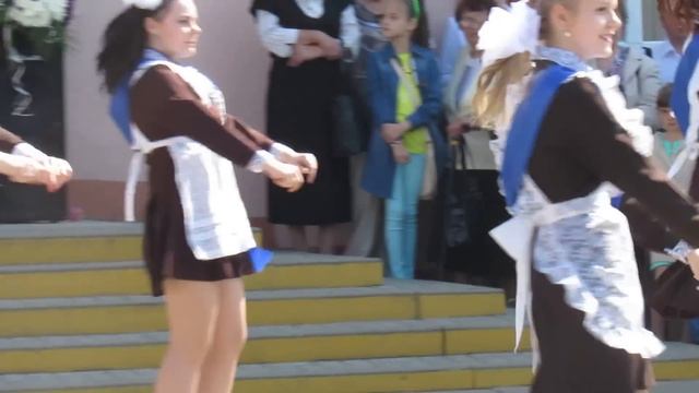 Последний звонок. 11"Б" зажигают=) смотреть онлайн