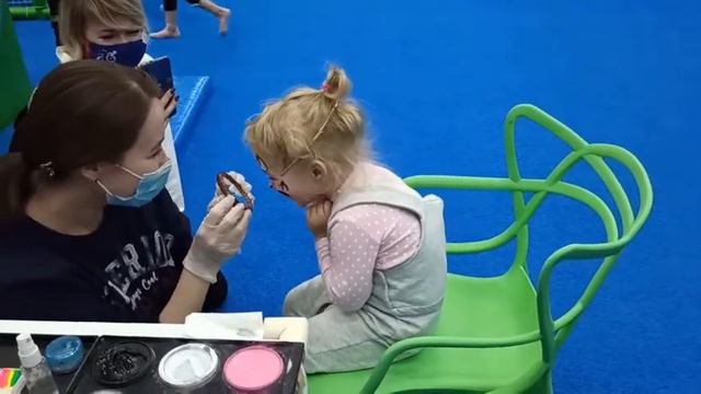 Алена проводит выходные в активити-парке смотреть онлайн
