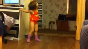 Лера танцует!