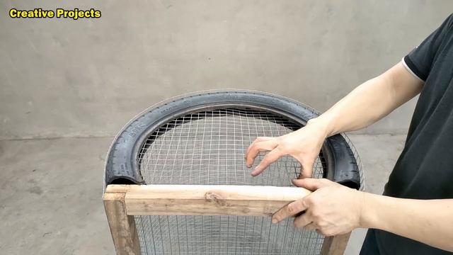 Puppies Help Owners - Bury Poor Dead Mother Hens