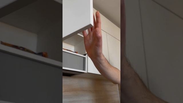 Кухня без ручек с барной стойкой? смотреть онлайн