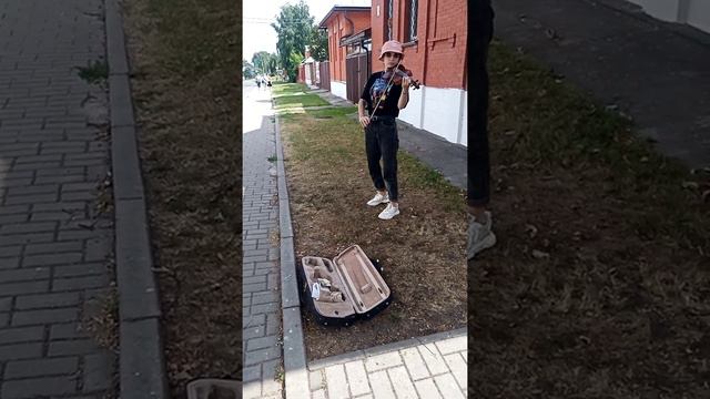 Она (Музыка) - только и есть смысл делать гитары. смотреть онлайн