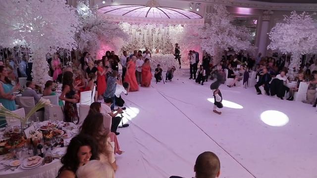 Чемпионы мира по танцам на свадьбе | The best wedding dance show | TOP SECRET SHOW смотреть онлайн