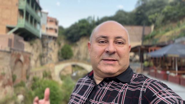 Тбилиси. Где можно снять красивые кадры для соцсетей. Начинаем с района серных бань. смотреть онлайн