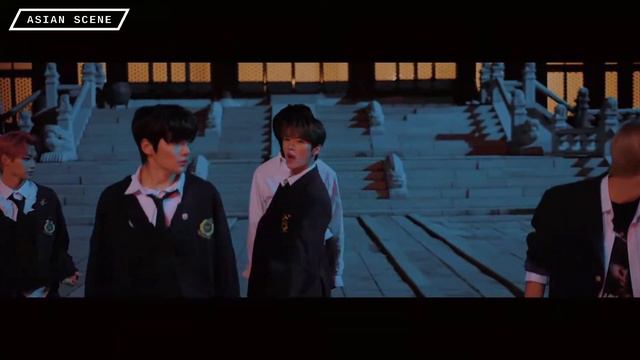 Stray Kids - Double Knot смотреть онлайн