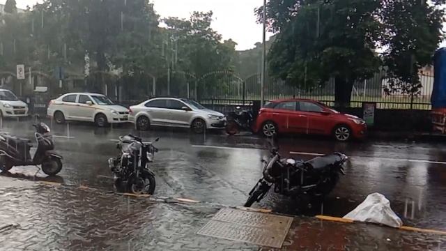 Rainfall continue in Koperkhairane node, near R F Naik School, Koperkhairane, Navi Mumbai смотреть онлайн
