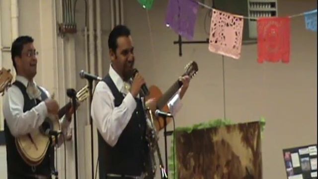 Mariachi Frontera, Que Bonito es Chihuahua смотреть онлайн