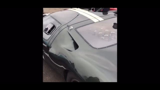 GT40 makes epic sounds at Goodwood смотреть онлайн