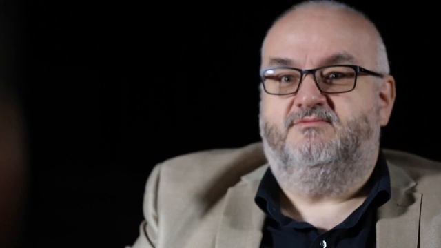 Послание к Римлянам 2:1 - нет тебе извинения судящий другого! смотреть онлайн