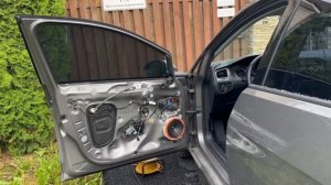 Замена штатных динамиков в Volkswagen Golf 7 на DL Audio Gryphon PRO 165