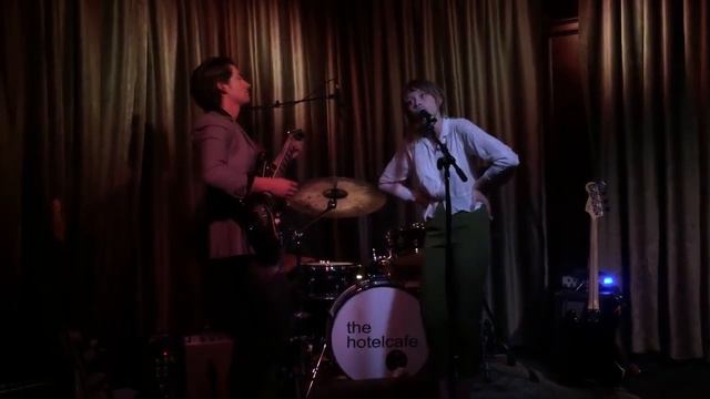 Tush (ZZ Top Cover) - Alexandra Savior & Alex Turner Live at the Cafe Hotel 12th May 2016 смотреть онлайн