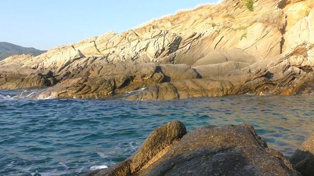 Sarti sziklák a napfelkelte fényében смотреть онлайн