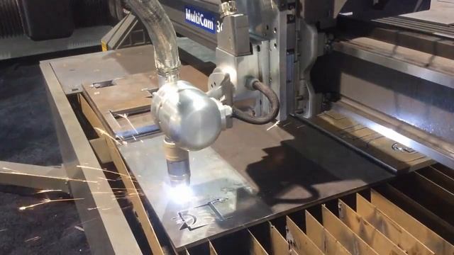 Трехосевая резка толстого металла на станке MultiCam Plasma Серия 3000 смотреть онлайн
