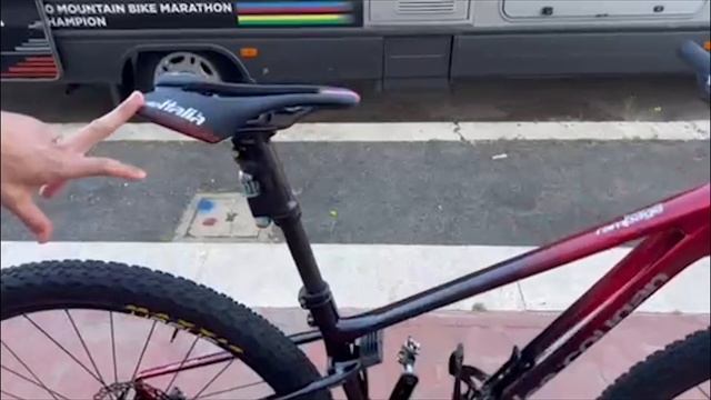 ¡ Por fin ! Leonardo Páez, nos muestra su nueva bicicleta смотреть онлайн