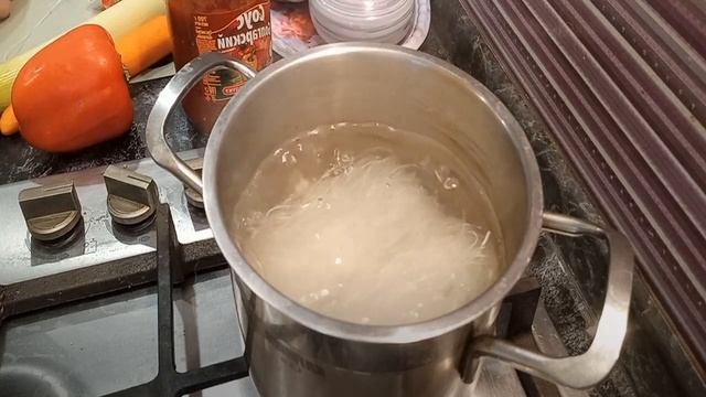 Фунчоза с креветками. Вы такого ещё не ели! смотреть онлайн