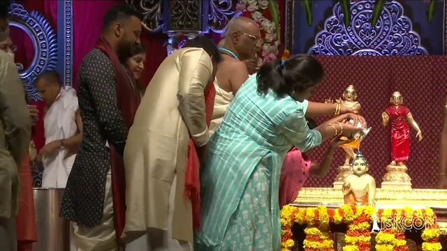 Govindam Adi Purusham Tam Aham Bhajami गोविन्दम् आदि पुरुषं तम् अहं भजामि #hindu #spritual #ISKCON смотреть онлайн