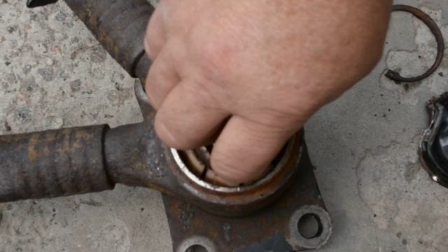 разборка лучевой тяги(средней части) МAN F2000 смотреть онлайн