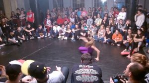 TEAMKA. VOGUE. Алена Двойченкова ( Alena BONCHINCHE ) и Саша Киселева ( Aleksandra Kiseleva )