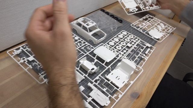 Revell Trabant Unboxing Review ( 601 / 601S ) смотреть онлайн