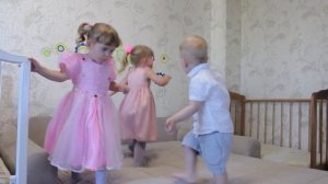 ВЕСЕЛЫЕ ТАНЦЫ / ДЕТИ СМЕШНО ТАНЦУЮТ / ТАНЦУЮЩИЕ ДЕТИ / ДИСКОТЕКА/ ТАНЦЫ ДЛЯ МАЛЫШЕЙ / МАЛЫШИ ТАНЦУЮ