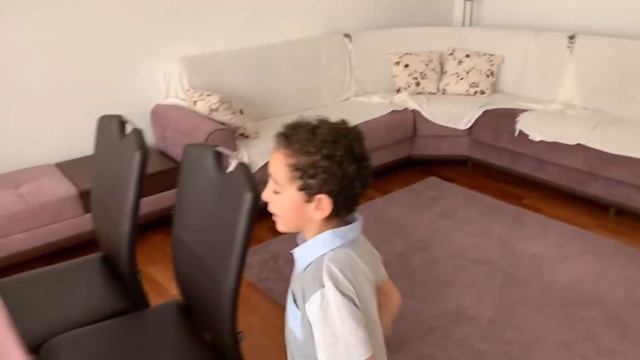 My kids in "Find the colour game" смотреть онлайн