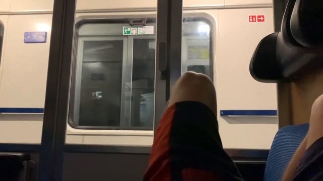 ЛАЙФХАКИ В ПОЕЗДЕ. ЧЕМ ЗАНЯТЬСЯ КОГДА ЕДЕШЬ ОДИН. ОБЗОР НА ЕВРОПЕЙСКИЙ ПОЕЗД ТУАЛЕТ. ЕДУ В ПРАГУ смотреть онлайн