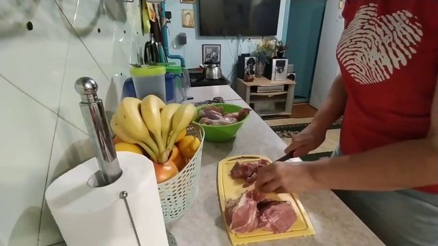 Мариную утку.Простой рецепт вкусных жаренных уток . Жарю котлеты ,как без них. смотреть онлайн