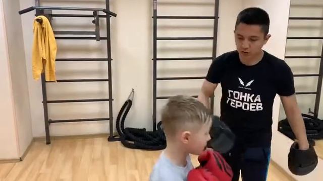 Детская секция по боксу. Клуб Геркулес. Тренер Роман Бакиев. смотреть онлайн