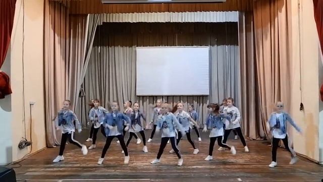 Хип Хоп " Прыгай выше головы" 8- 9 лет смотреть онлайн