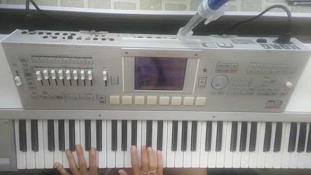 Блюзовая гамма, блюзовый квадрат, блюзовые аккорды. Учимся играть на пианино. 1 часть. Теория музык смотреть онлайн