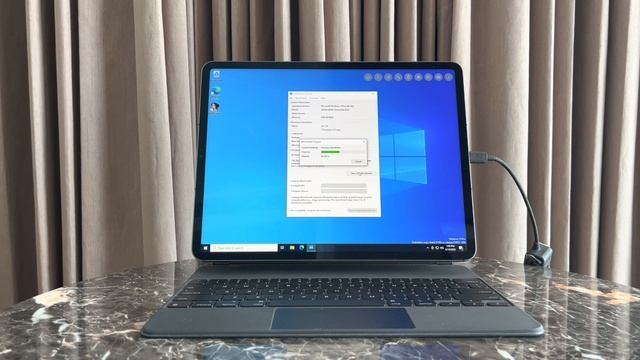UTM running Windows 10 on an M1 iPad Pro (virtualized at full speed) смотреть онлайн