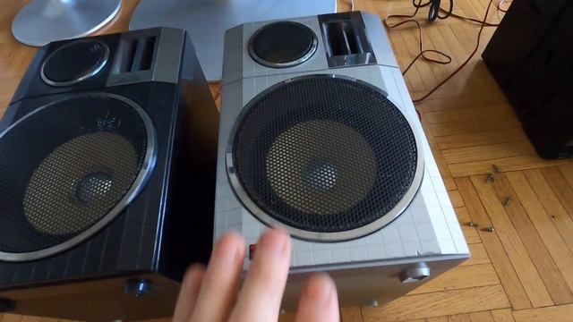 JVC PC-55 vs. JVC PC-550 Speaker comparison and closer look at the woofers. смотреть онлайн