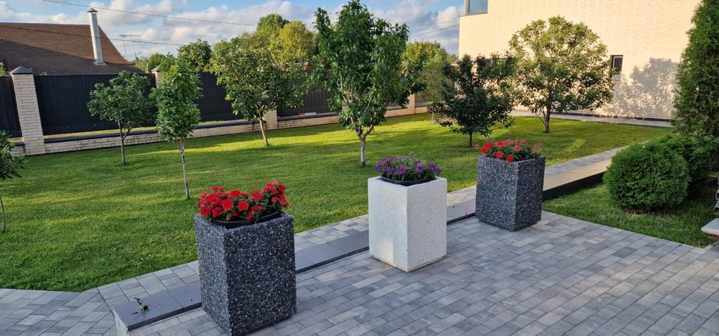 Вазон Современный уличный из бетона. Вазон из мраморной и гранитной крошки. смотреть онлайн
