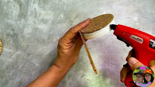 ?ТАКУЮ КРАСОТУ НЕ КУПИШЬ В МАГАЗИНЕ,А СДЕЛАТЬ ЛЕГКО ИЗ БАНКИ И ДЕРЕВЯННЫХ ПРИЩЕПОК?ИДЕЯ ДЛЯ КУХНИ смотреть онлайн