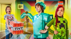 Я СТАЛА КРИПЕРОМ ДЕВЧОНКОЙ из Майнкрафт! Почему ДВОЙНИК ХОЧЕТ МЕНЯ ПОХИТИТЬ! Моя девушка Крипер!