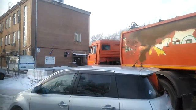 Не получилось забрать мусор с территории отдела полиции... смотреть онлайн