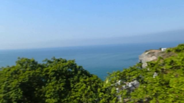 Ко Сичанг Смотровая площадка в Монастыре Там Яи Прик Wat Tham Yai Prik смотреть онлайн