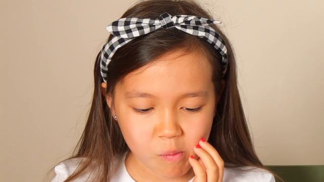 Почему такие лица? СНЭПЧАТ ЧЕЛЛЕНДЖ С УЖАСНЫМИ КОНФЕТАМИ Challenge 2018 смотреть онлайн