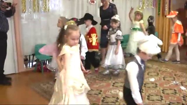 Новогодний утренник Детский сад №3 г.Славгород 2015г.Павел. смотреть онлайн