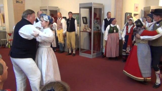 Шведский танец. С пением. Barsebäcks folkdanslag. Folklore. смотреть онлайн