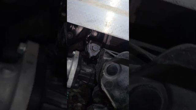 Quick Shutter Grille Removal Tip! ??? #honda #crv #shuttergrille #turbo смотреть онлайн