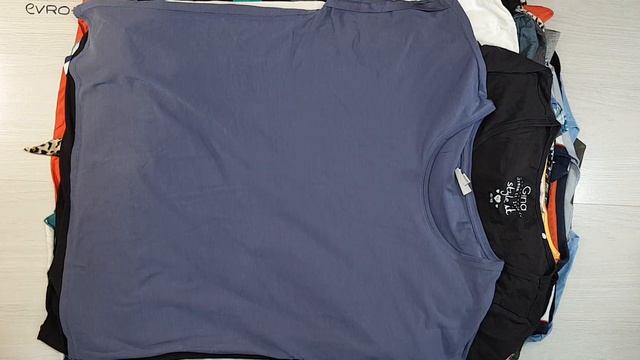 04942 Mix t-shirts (Футболки м/ж) №1 12,7 кг 8,90€ за кг 81 ед смотреть онлайн